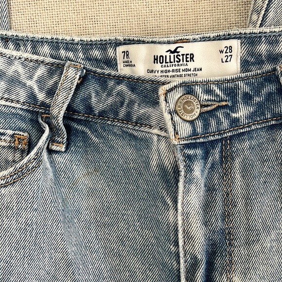 Hollister Curvy High Rise Mom Jean - Distressed - Picture 3 of 3